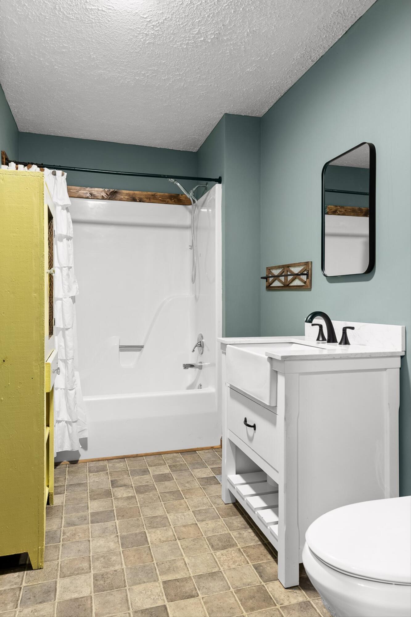 Dunlap, Tennessee 37327, United States, 3 Bedrooms Bedrooms, ,2 BathroomsBathrooms,Residential,Active,242769