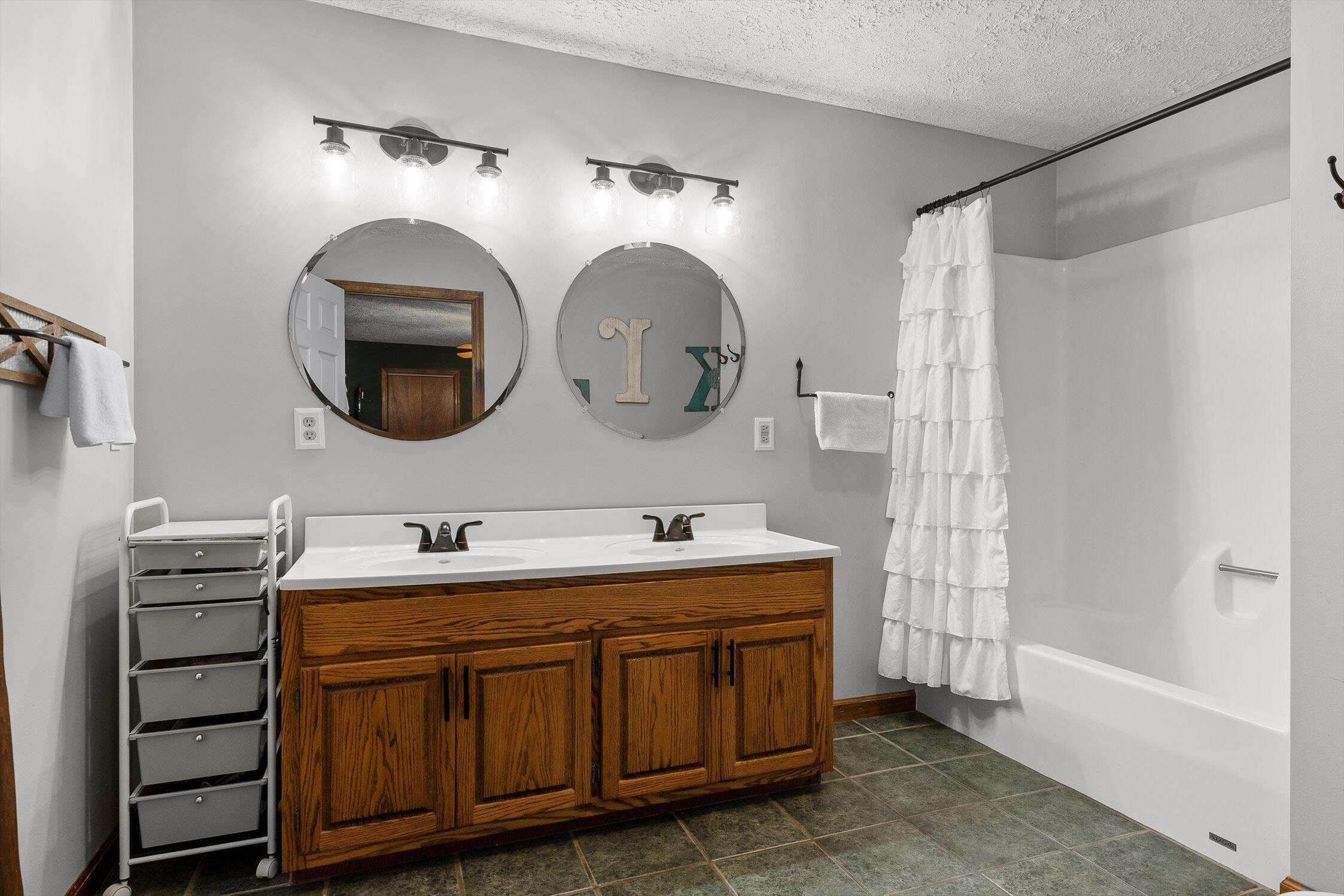 Dunlap, Tennessee 37327, United States, 3 Bedrooms Bedrooms, ,2 BathroomsBathrooms,Residential,Active,242769