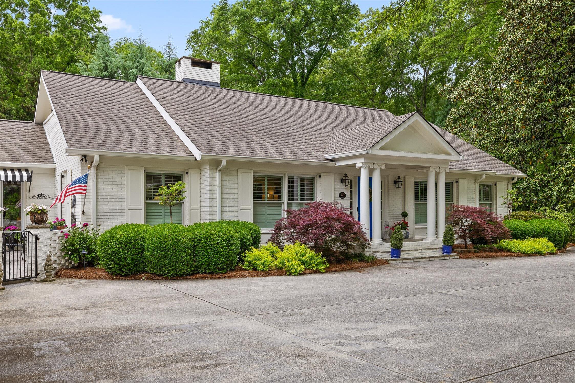 302 Gordon Street, Chickamauga, Georgia image 2