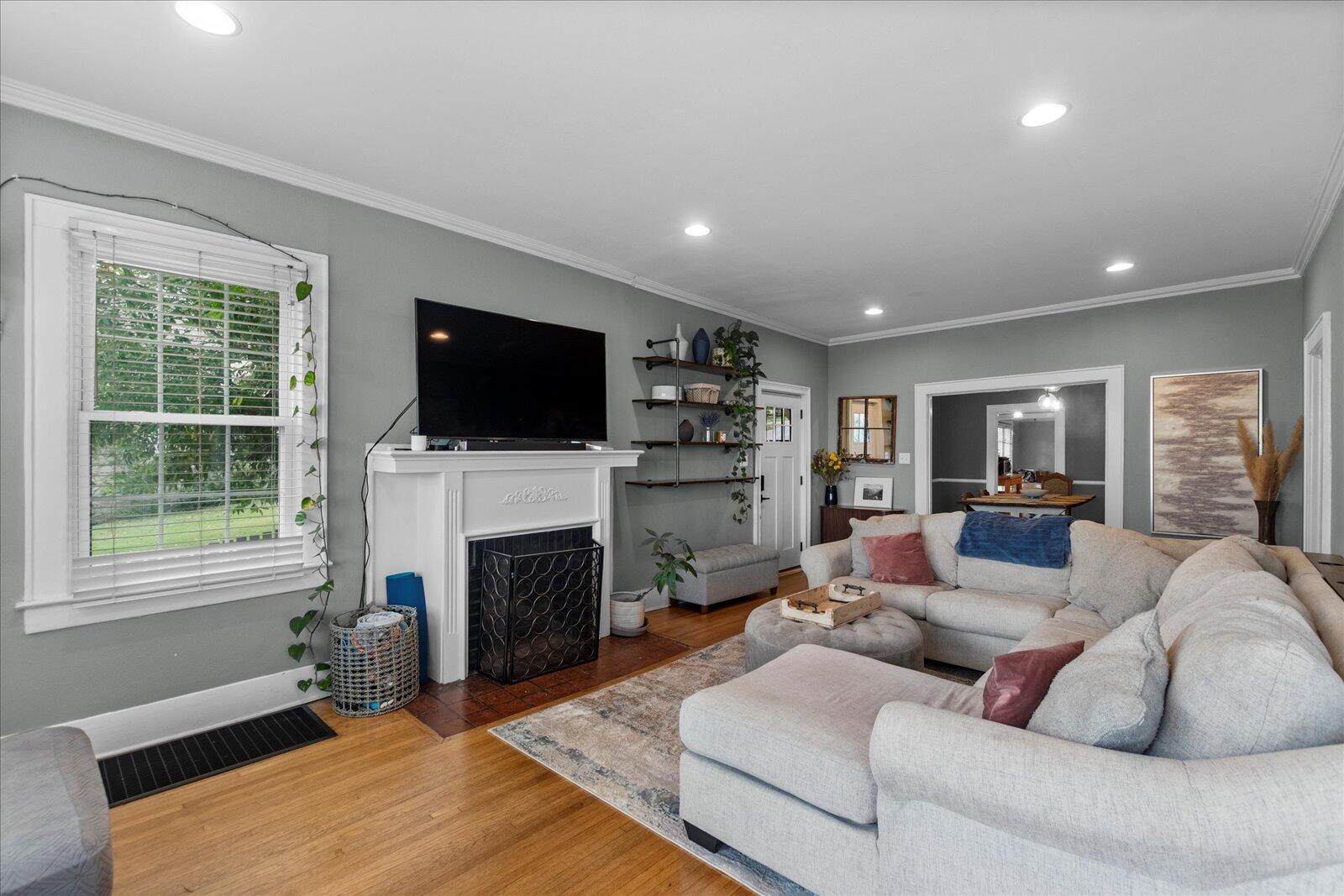 3415 Alta Vista Drive