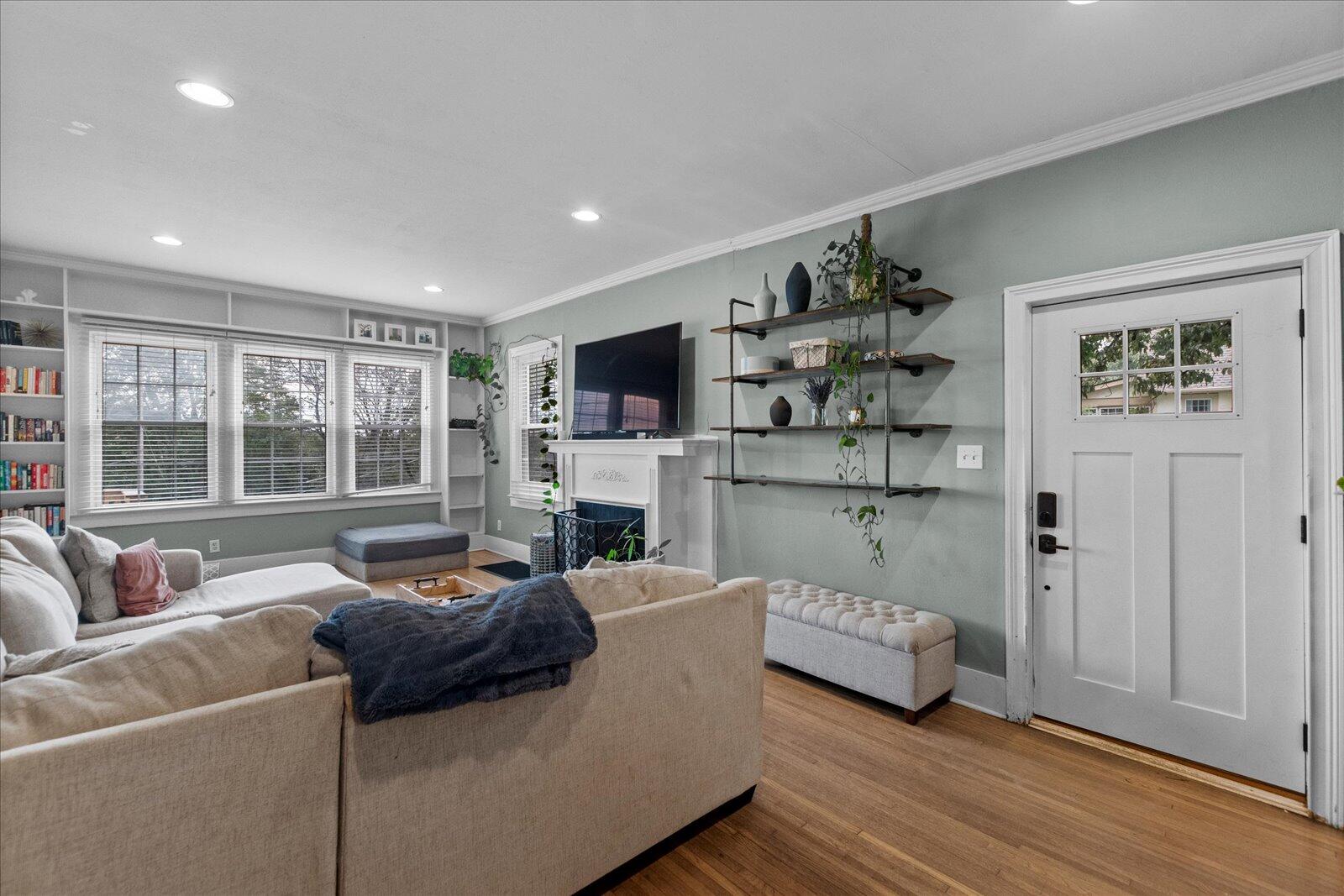 3415 Alta Vista Drive