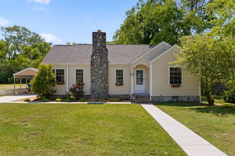 Photo of 2208 Lyndon Avenue, Chattanooga, TN 37415 (MLS # 1534142)