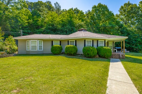 Homes For Sale - 1353 County Road 286<br/> Stevenson, AL 35772