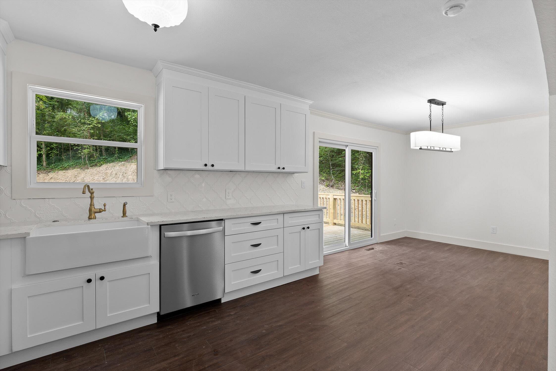 Chattanooga, Tennessee 37421, United States, 3 Bedrooms Bedrooms, ,3 BathroomsBathrooms,Residential,Active,188135