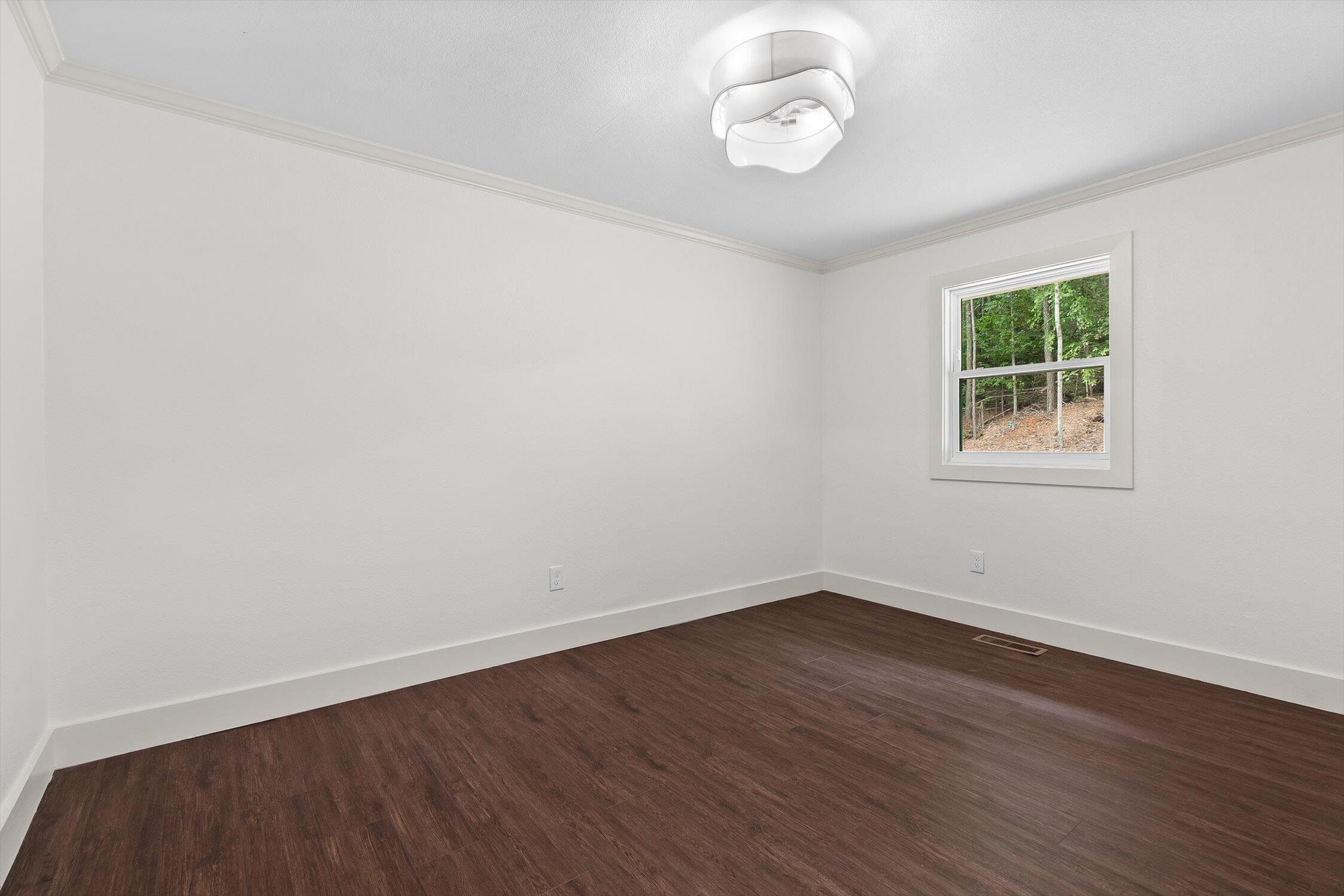 Chattanooga, Tennessee 37421, United States, 3 Bedrooms Bedrooms, ,3 BathroomsBathrooms,Residential,Active,188135