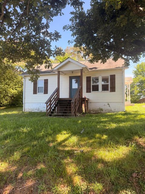 Photo of 754 Hickory Street, Rossville, GA 30741 (MLS # 1535955)