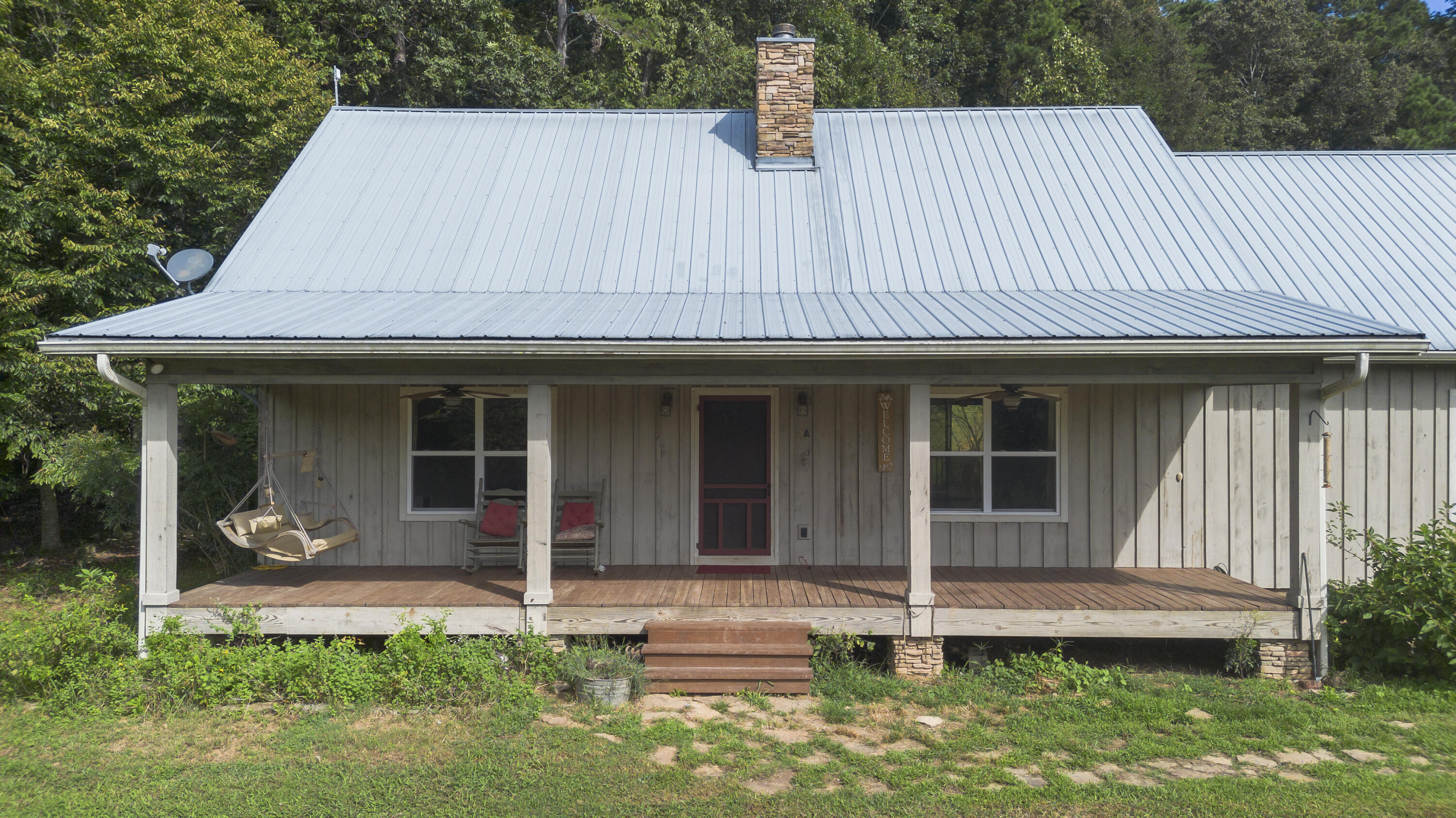 1034 Red Hill Valley Road SE