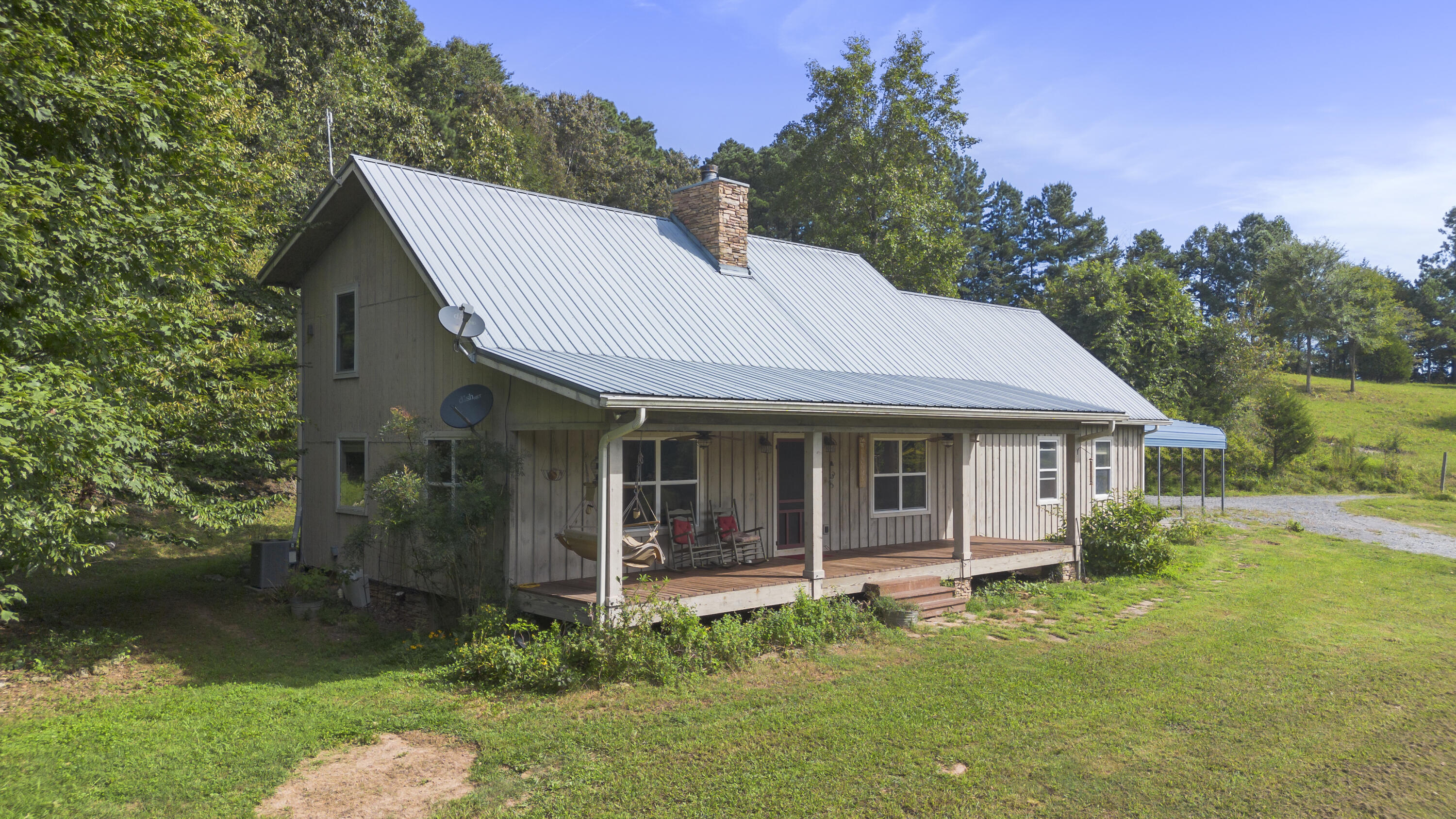 1034 Red Hill Valley Road SE