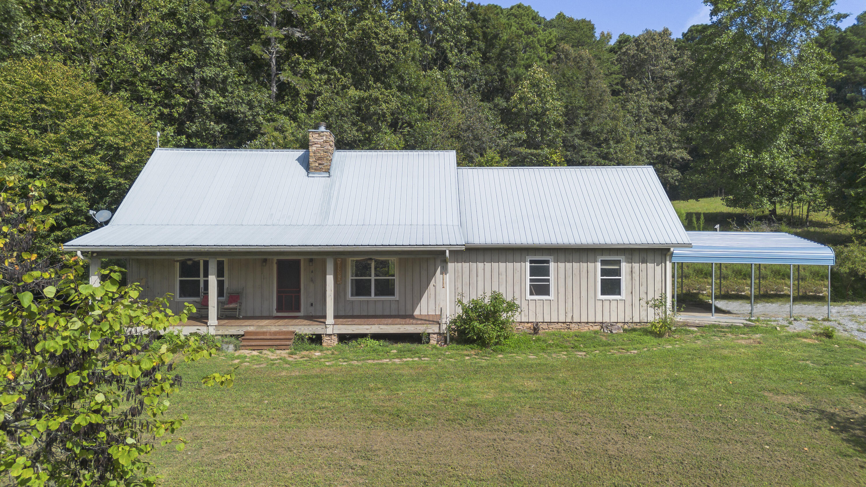 1034 Red Hill Valley Road SE