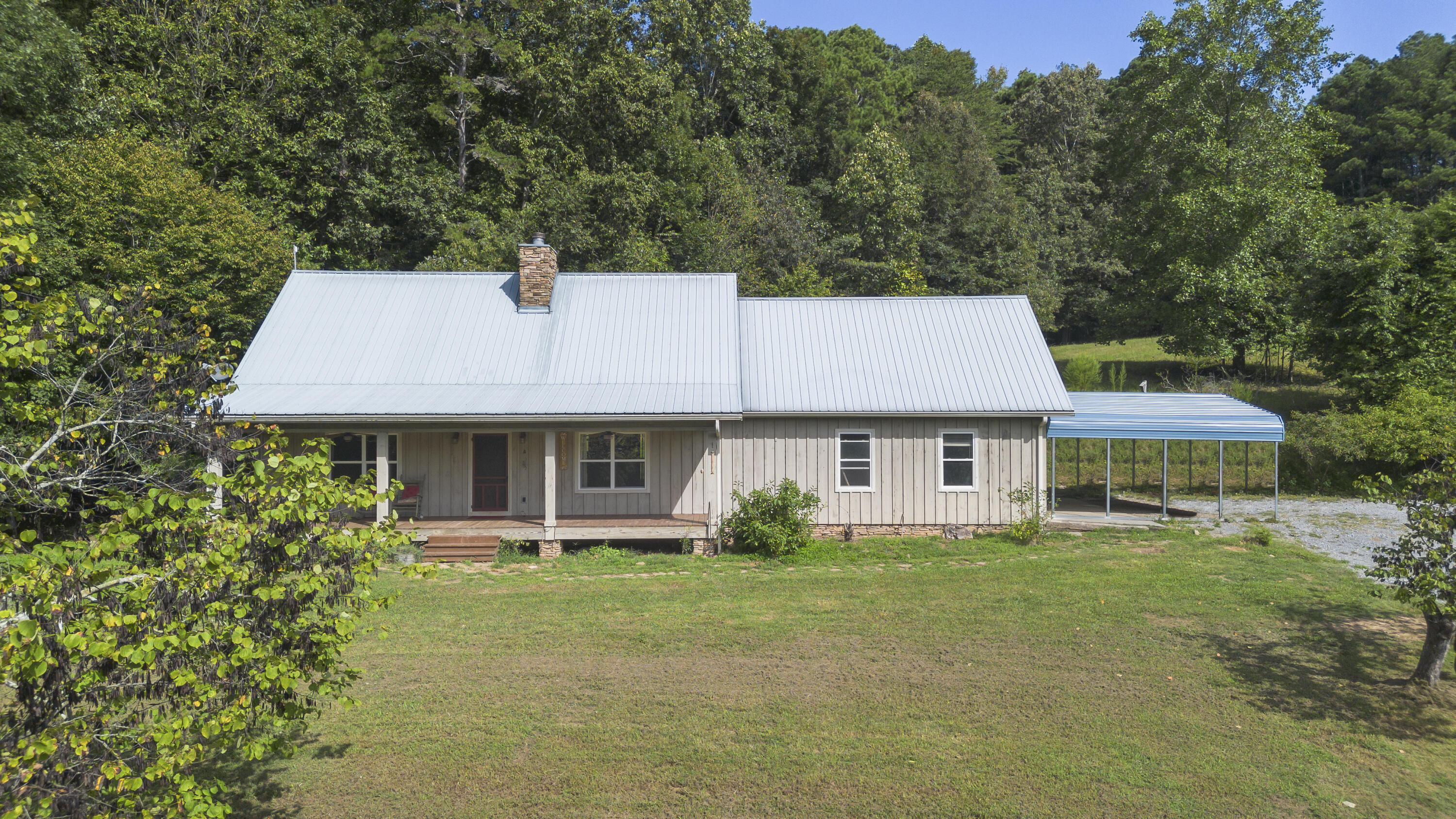 1034 Red Hill Valley Road SE