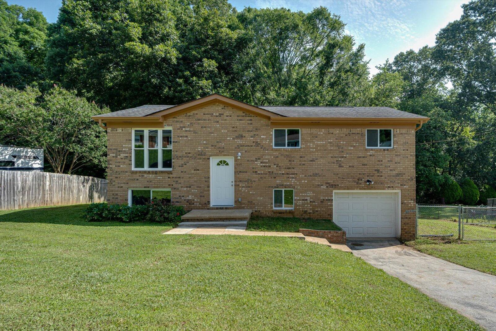 1373 Meadowood Drive, Hixson, Tennessee image 1