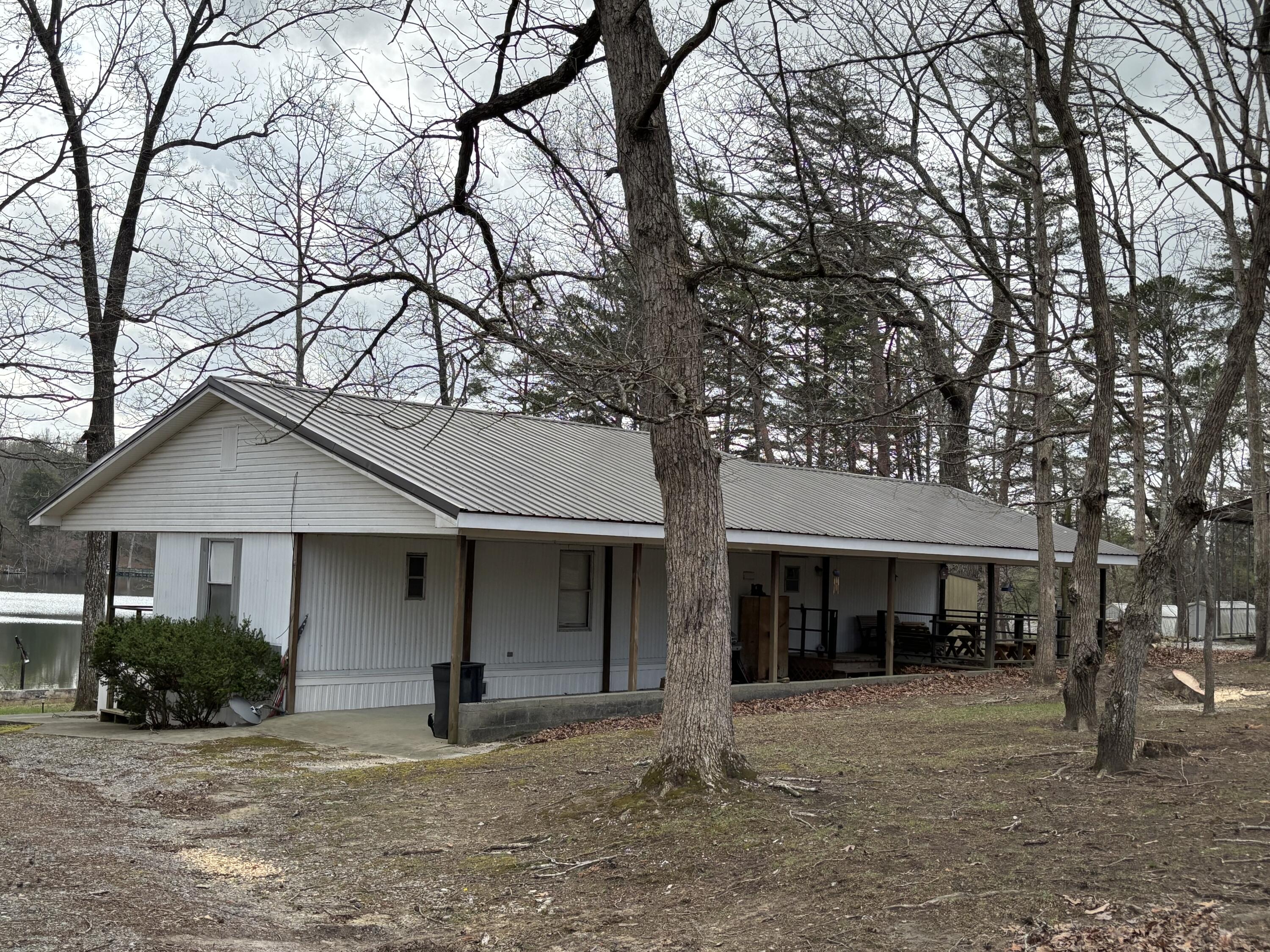 185 Lake Shore Dr Drive, Pikeville, Tennessee image 1