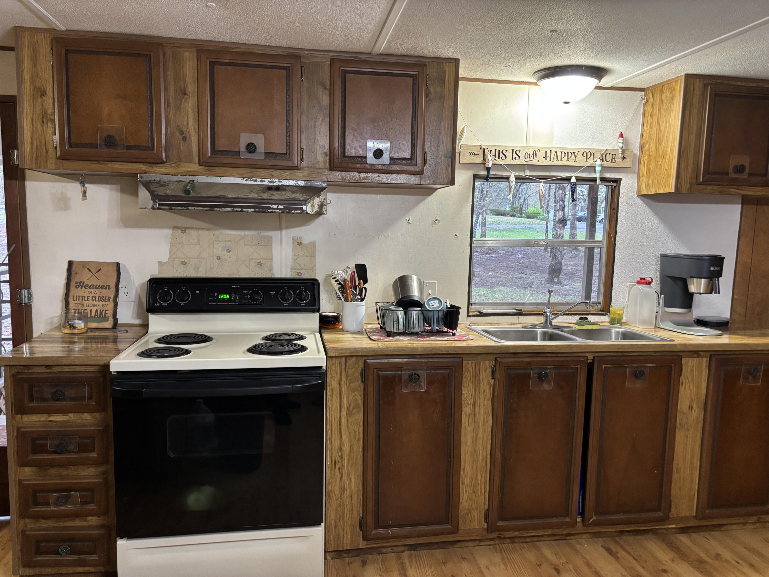 185 Lake Shore Dr Drive, Pikeville, Tennessee image 11