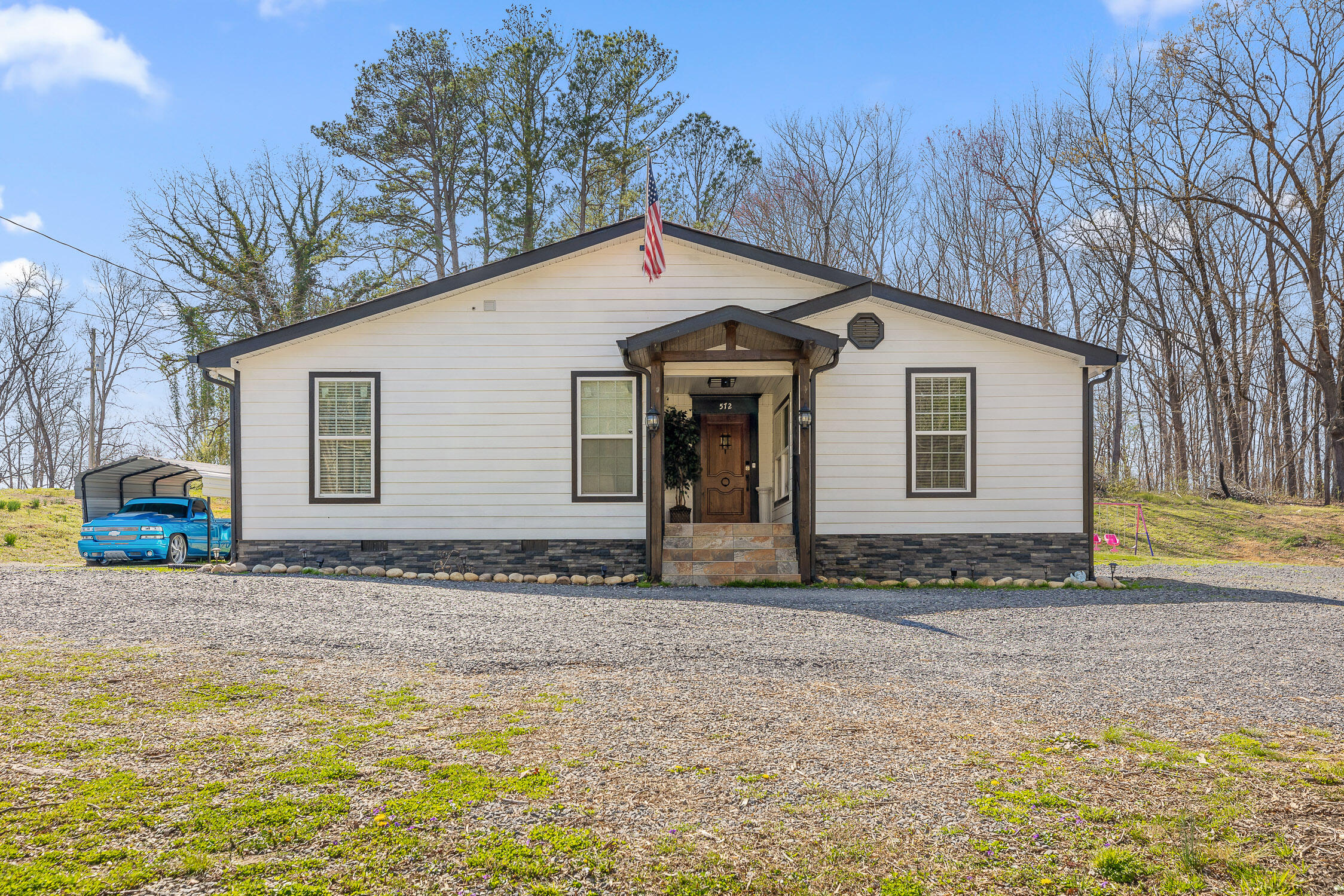 572 Lee Joan Drive, Dalton, Georgia image 2