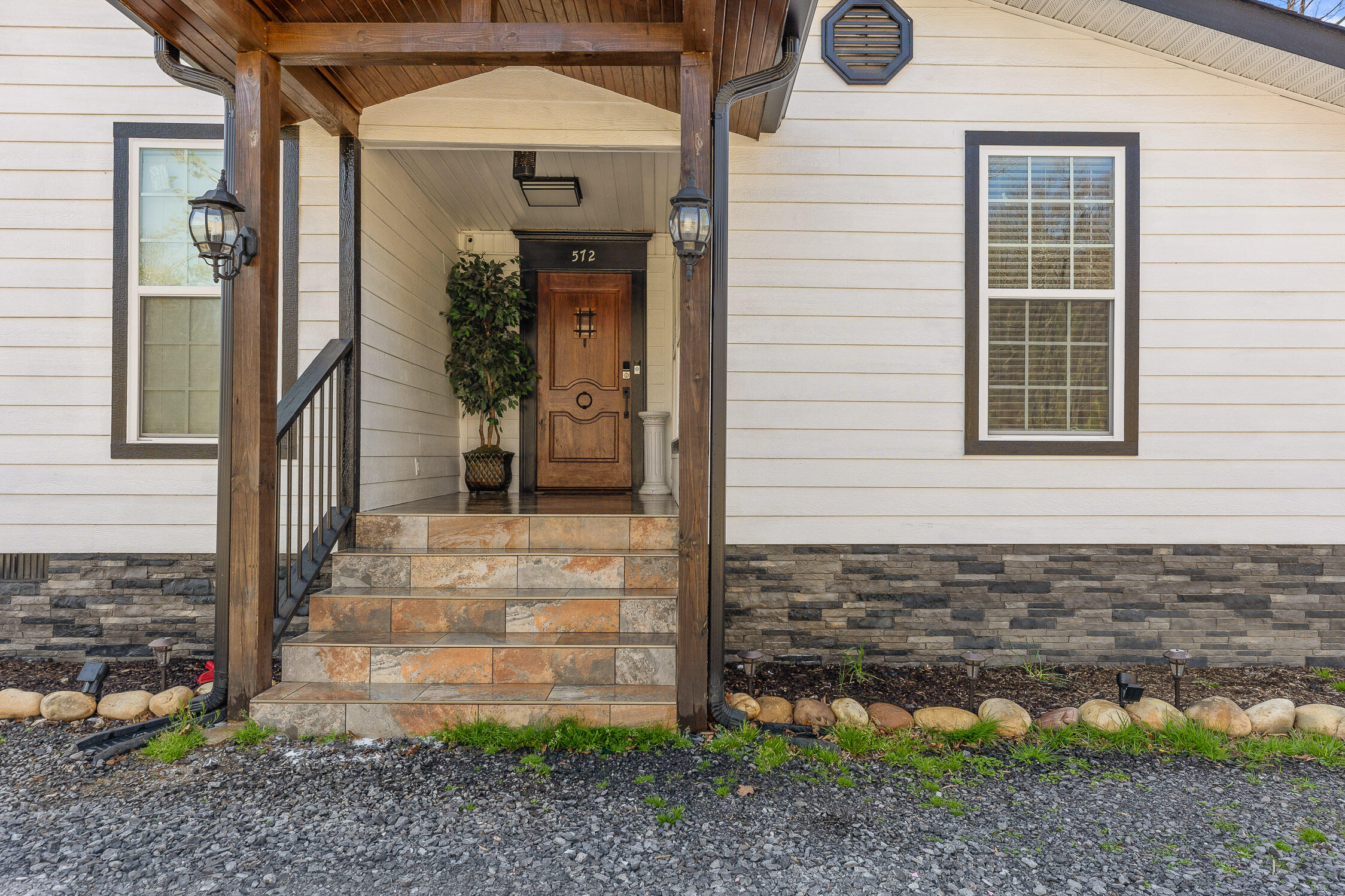 572 Lee Joan Drive, Dalton, Georgia image 3