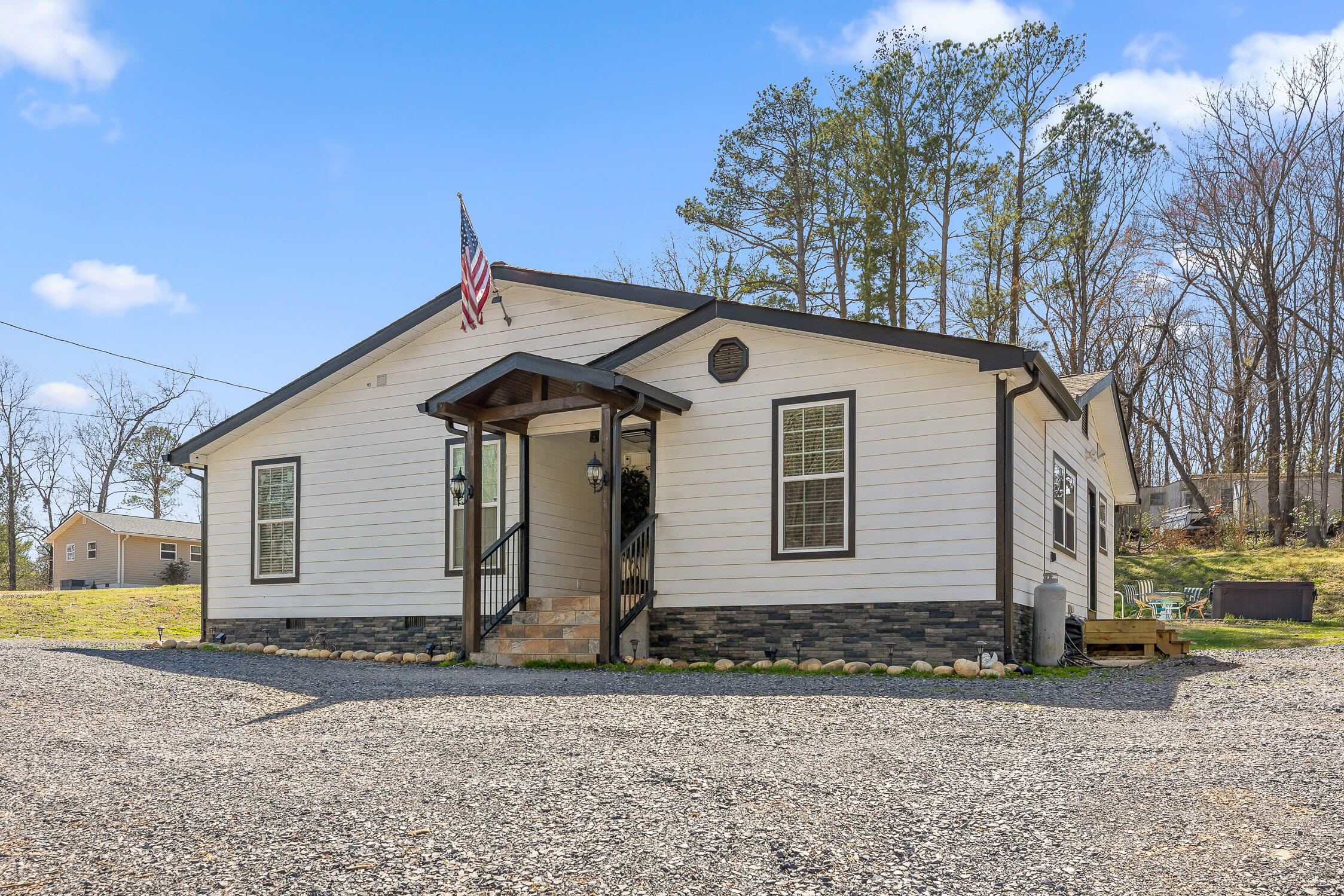 572 Lee Joan Drive, Dalton, Georgia image 1