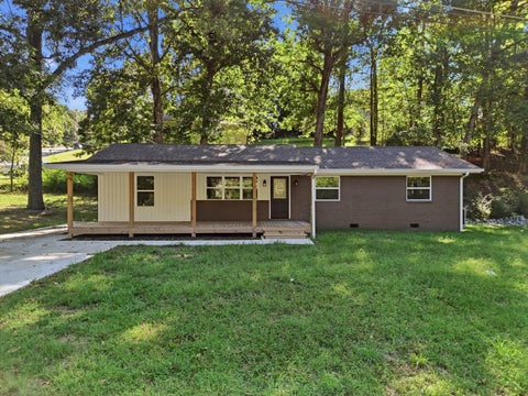 Photo of 2204 Glengerrie Drive, Soddy Daisy, TN 37379 (MLS # 1541377)