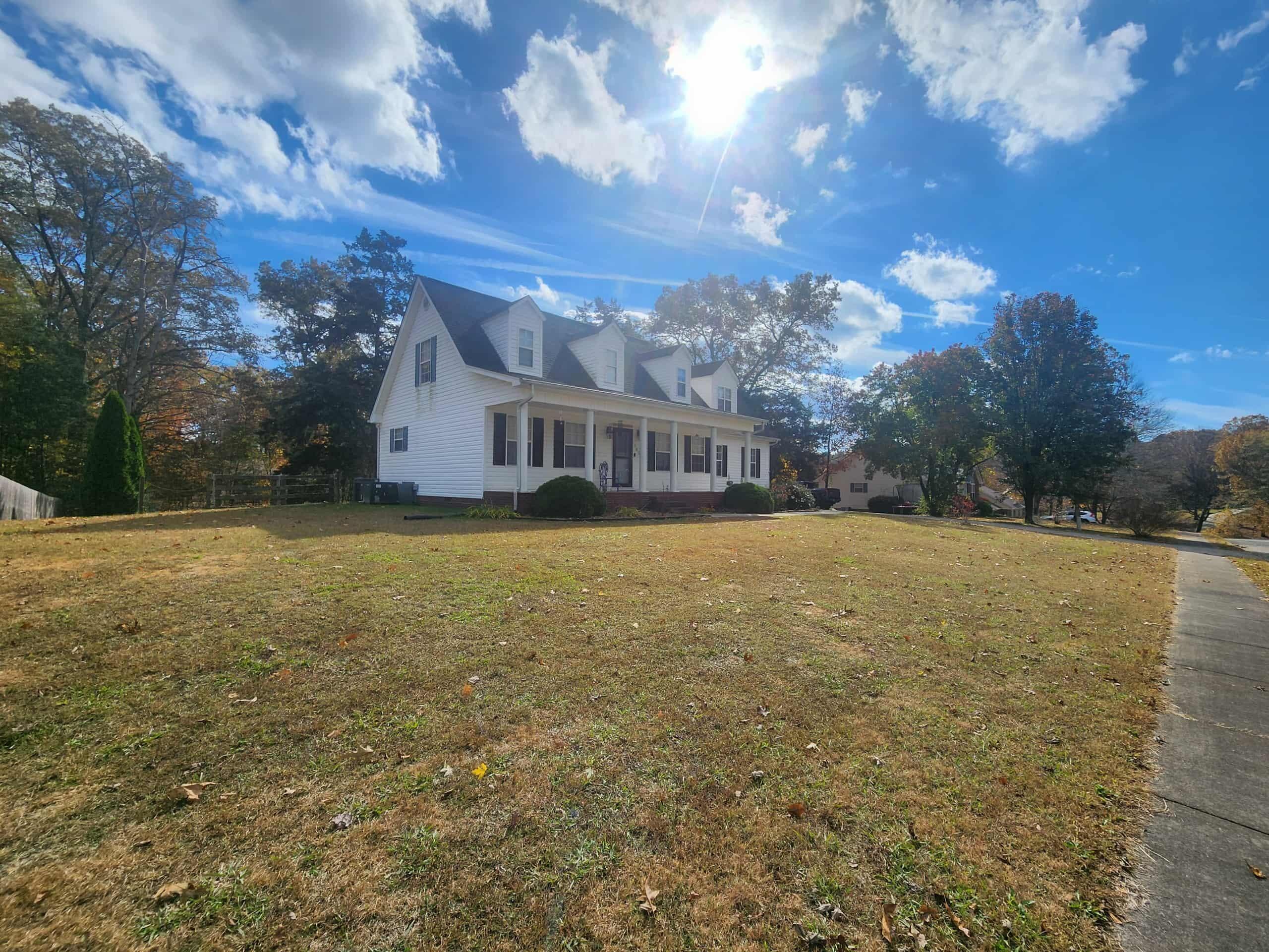 282 Maple Crest Circle NW