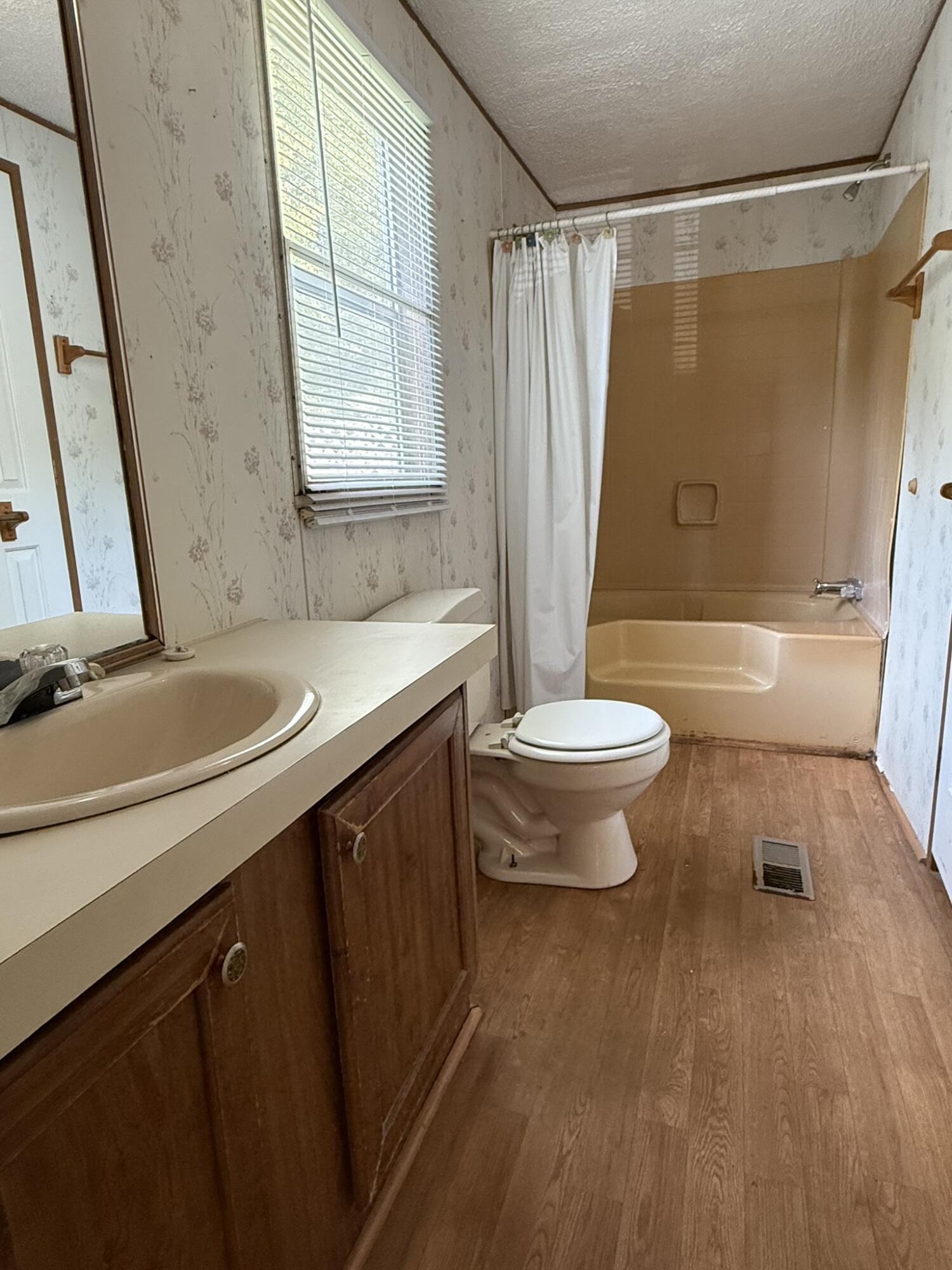 Trenton, Georgia 30752, United States, 3 Bedrooms Bedrooms, ,2 BathroomsBathrooms,Residential,Active,212459