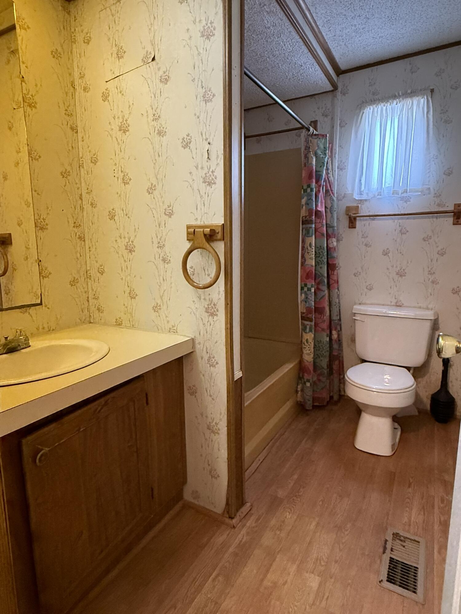 Trenton, Georgia 30752, United States, 3 Bedrooms Bedrooms, ,2 BathroomsBathrooms,Residential,Active,212459