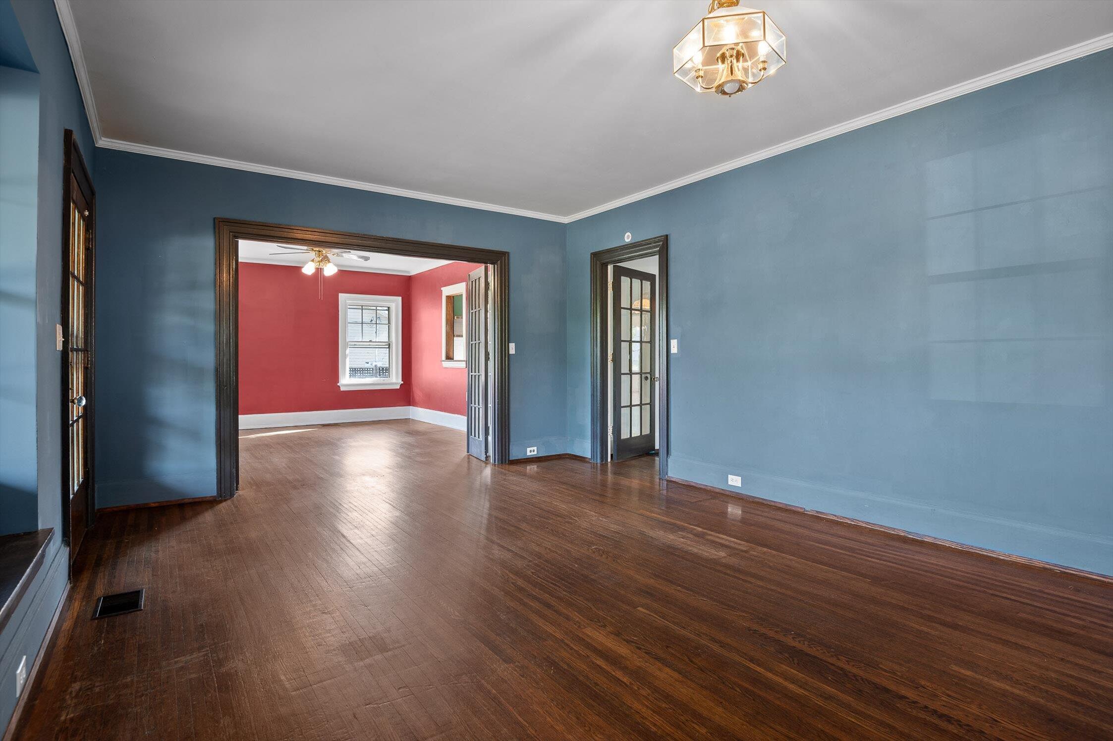 Chattanooga, Tennessee 37404, United States, 3 Bedrooms Bedrooms, ,1 BathroomBathrooms,Residential,Contingent,138061