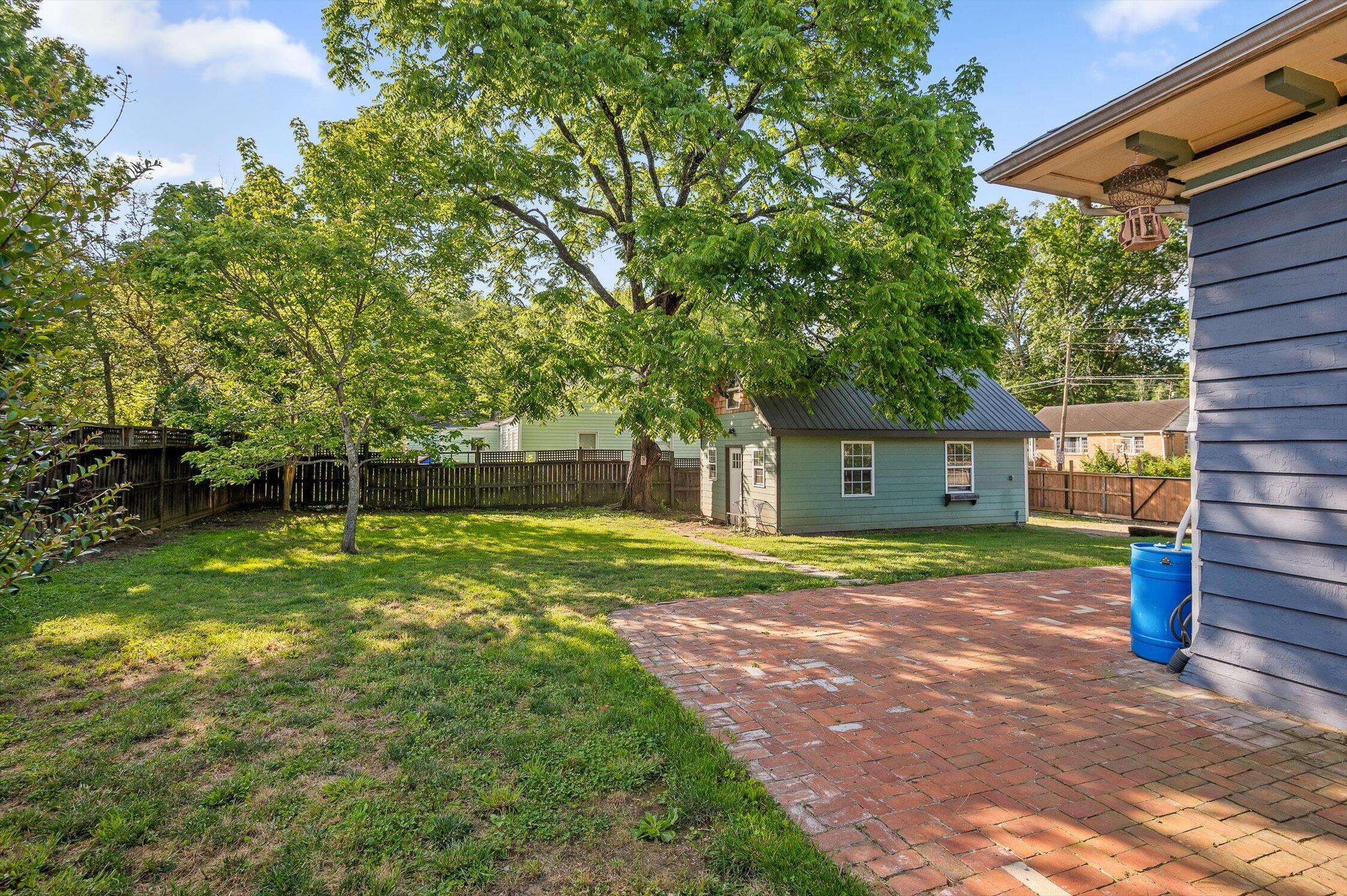 Chattanooga, Tennessee 37404, United States, 3 Bedrooms Bedrooms, ,1 BathroomBathrooms,Residential,Contingent,138061