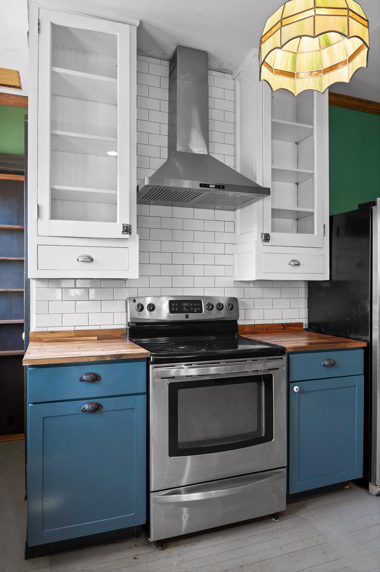 Chattanooga, Tennessee 37404, United States, 3 Bedrooms Bedrooms, ,1 BathroomBathrooms,Residential,Contingent,138061