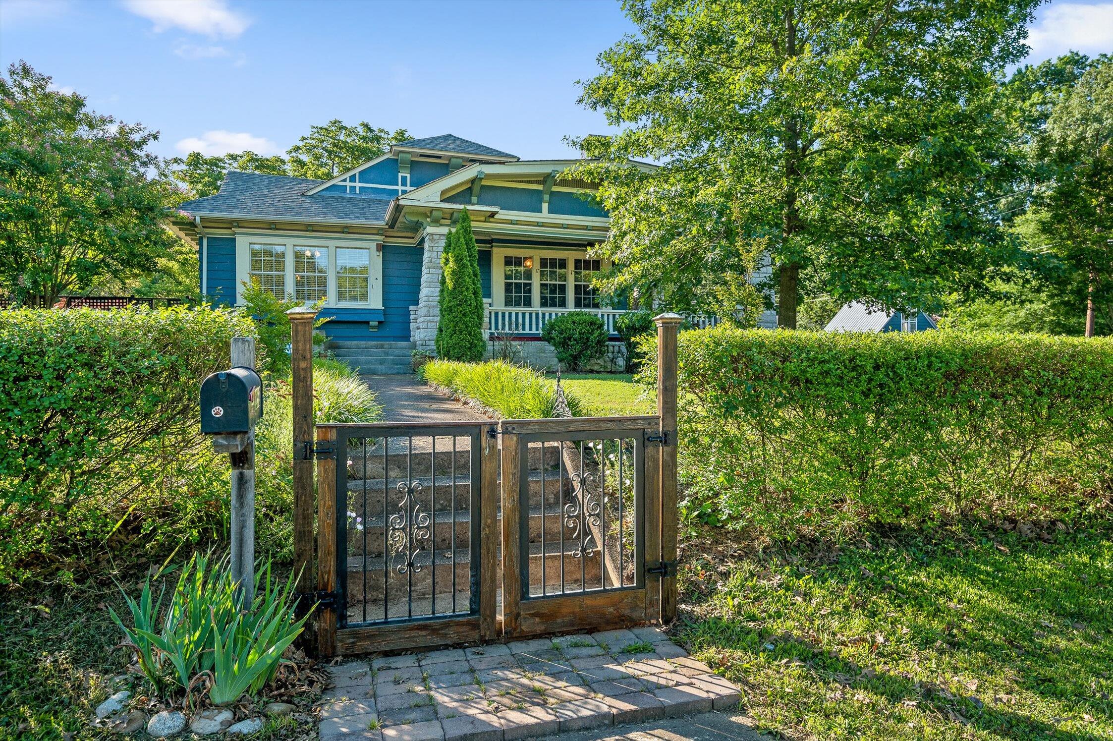 Chattanooga, Tennessee 37404, United States, 3 Bedrooms Bedrooms, ,1 BathroomBathrooms,Residential,Contingent,138061