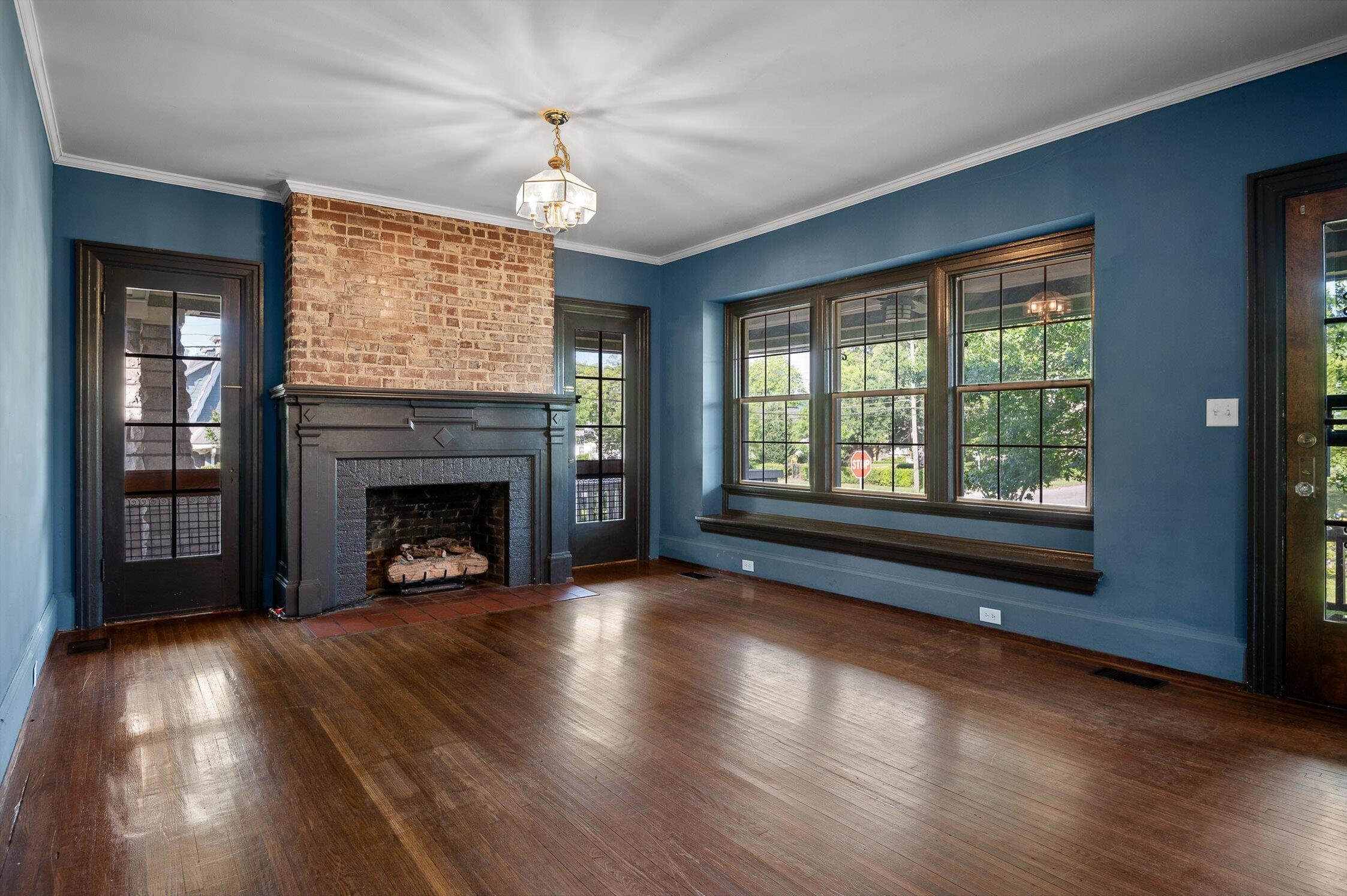 Chattanooga, Tennessee 37404, United States, 3 Bedrooms Bedrooms, ,1 BathroomBathrooms,Residential,Contingent,138061