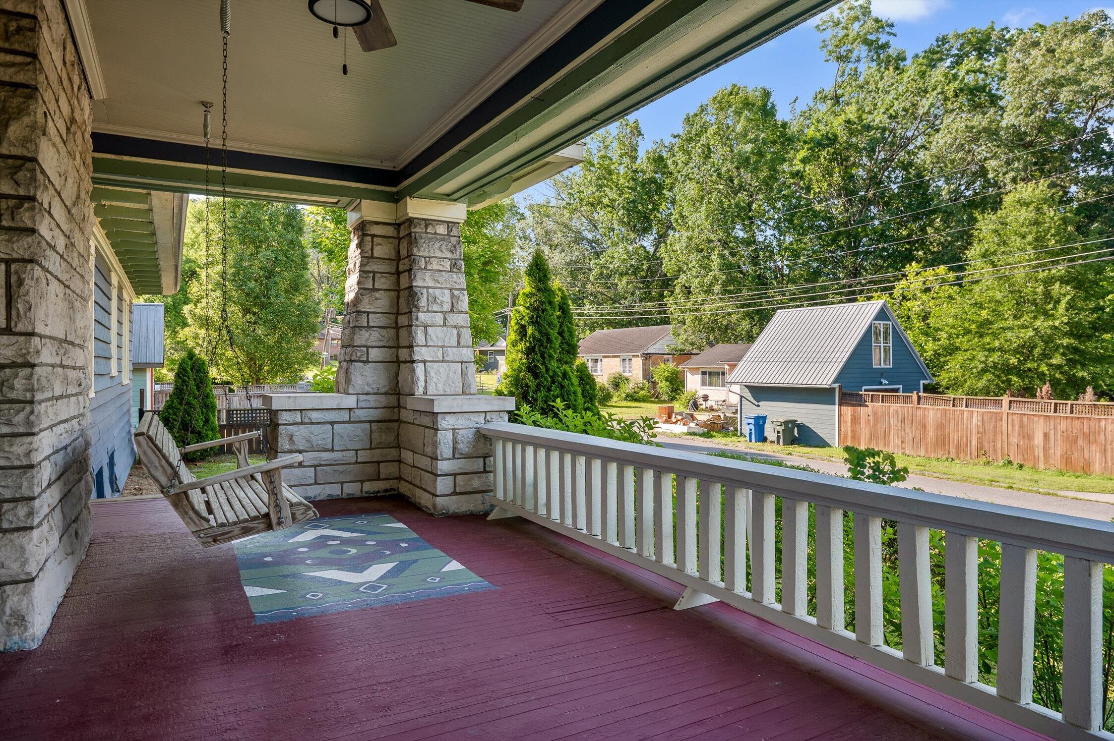 Chattanooga, Tennessee 37404, United States, 3 Bedrooms Bedrooms, ,1 BathroomBathrooms,Residential,Contingent,138061