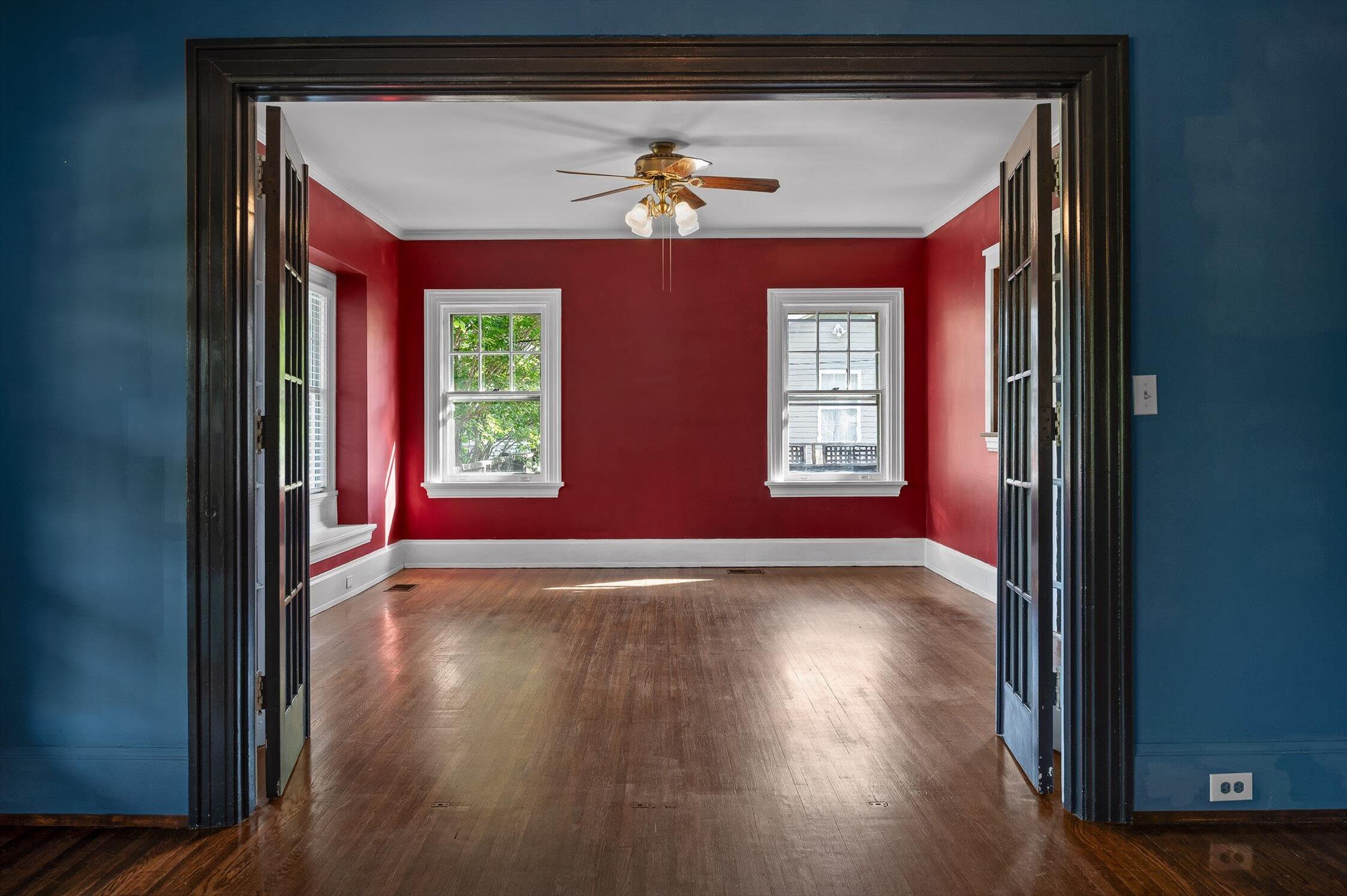 Chattanooga, Tennessee 37404, United States, 3 Bedrooms Bedrooms, ,1 BathroomBathrooms,Residential,Contingent,138061