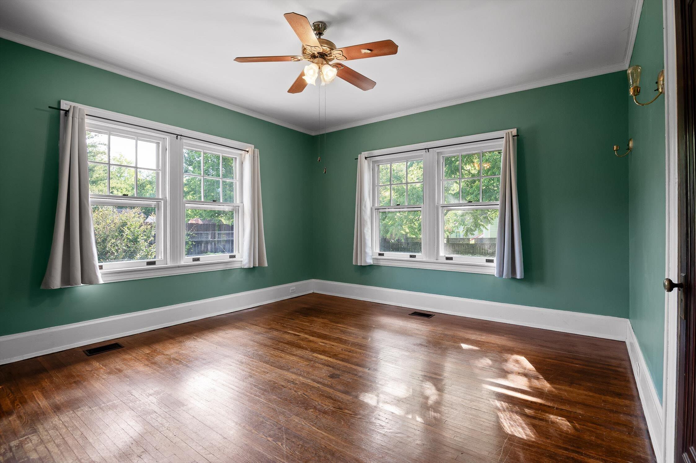 Chattanooga, Tennessee 37404, United States, 3 Bedrooms Bedrooms, ,1 BathroomBathrooms,Residential,Contingent,138061