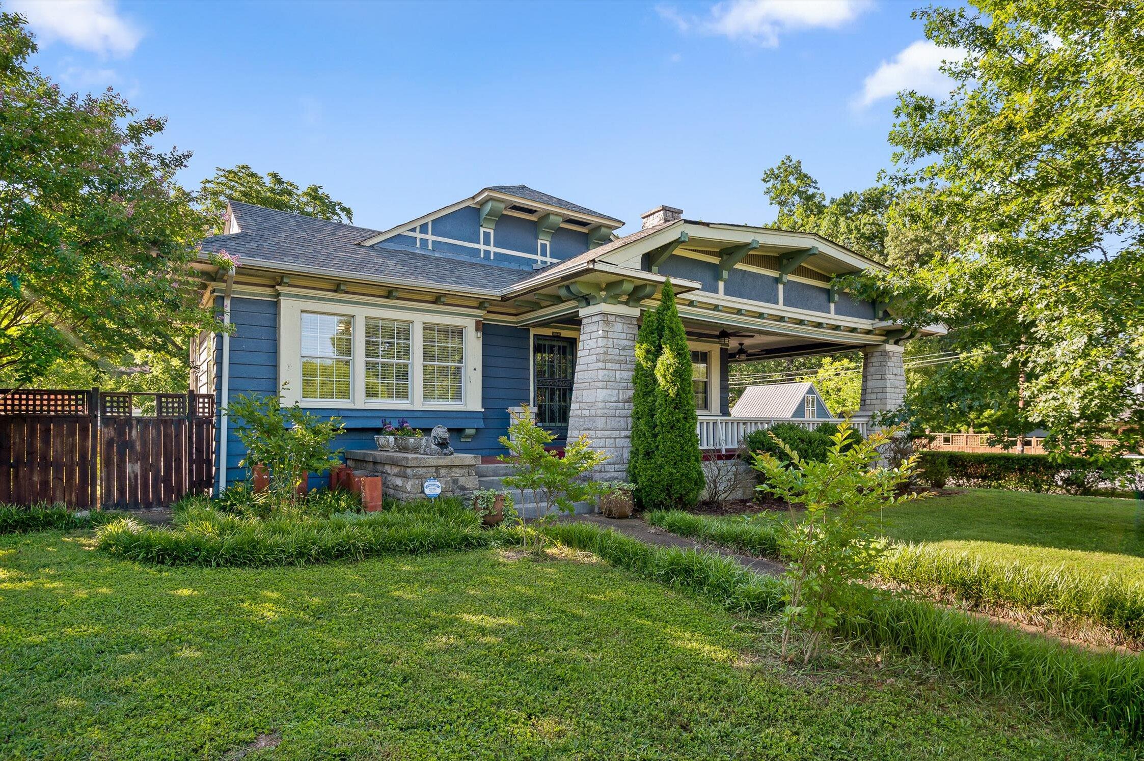 Chattanooga, Tennessee 37404, United States, 3 Bedrooms Bedrooms, ,1 BathroomBathrooms,Residential,Contingent,138061