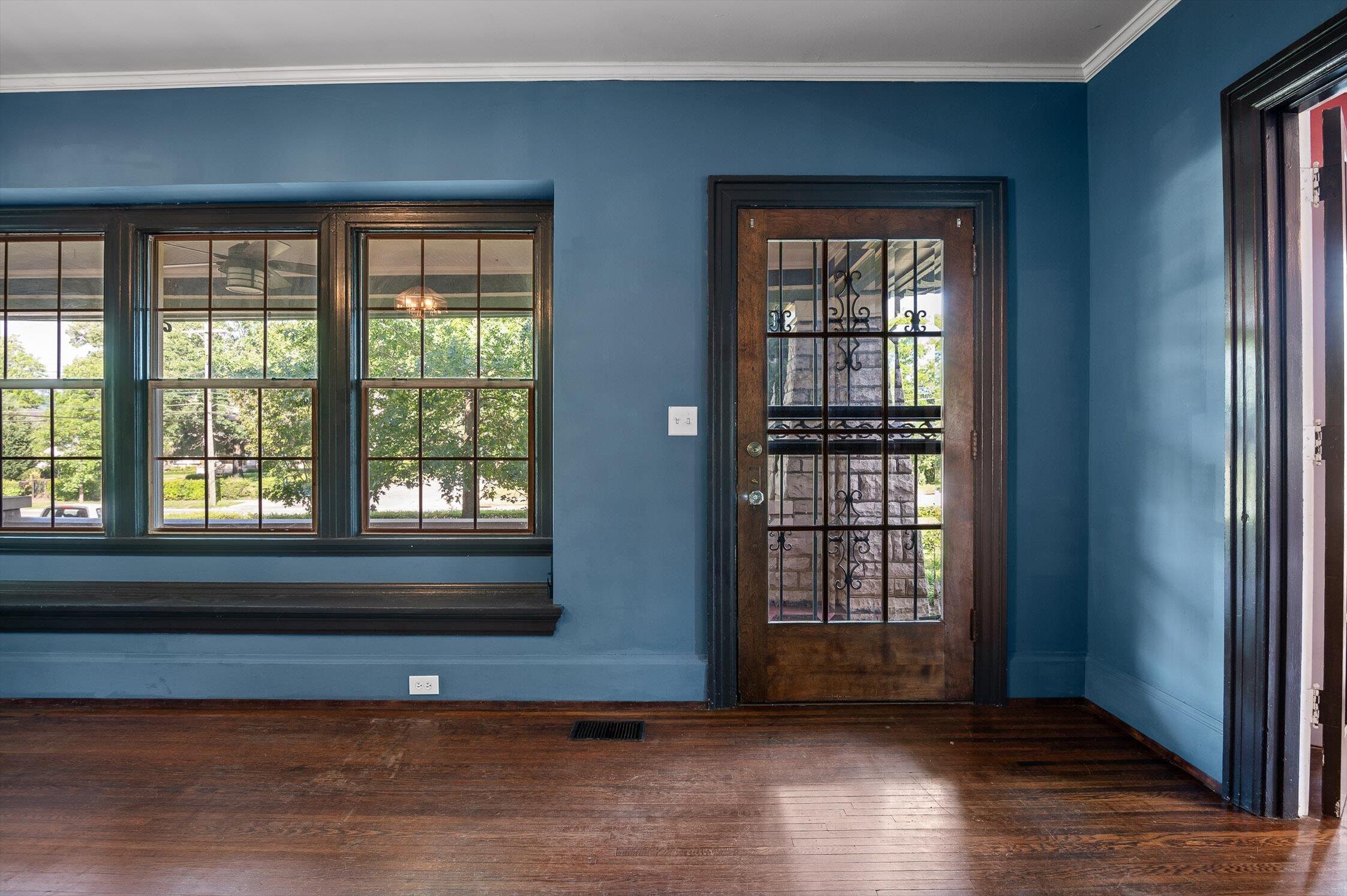 Chattanooga, Tennessee 37404, United States, 3 Bedrooms Bedrooms, ,1 BathroomBathrooms,Residential,Contingent,138061