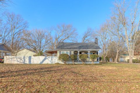 Photo of 937 James Avenue, Chattanooga, TN 37421 (MLS # 1526761)