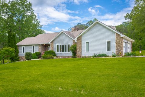 Homes For Sale - 19 Lower Brow Road<br/> Dunlap, TN 37327