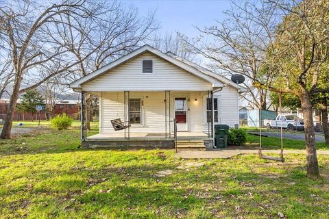 Homes For Sale - 450 Cotter Street<br/> Catoosa County, Ringgold, GA 30736