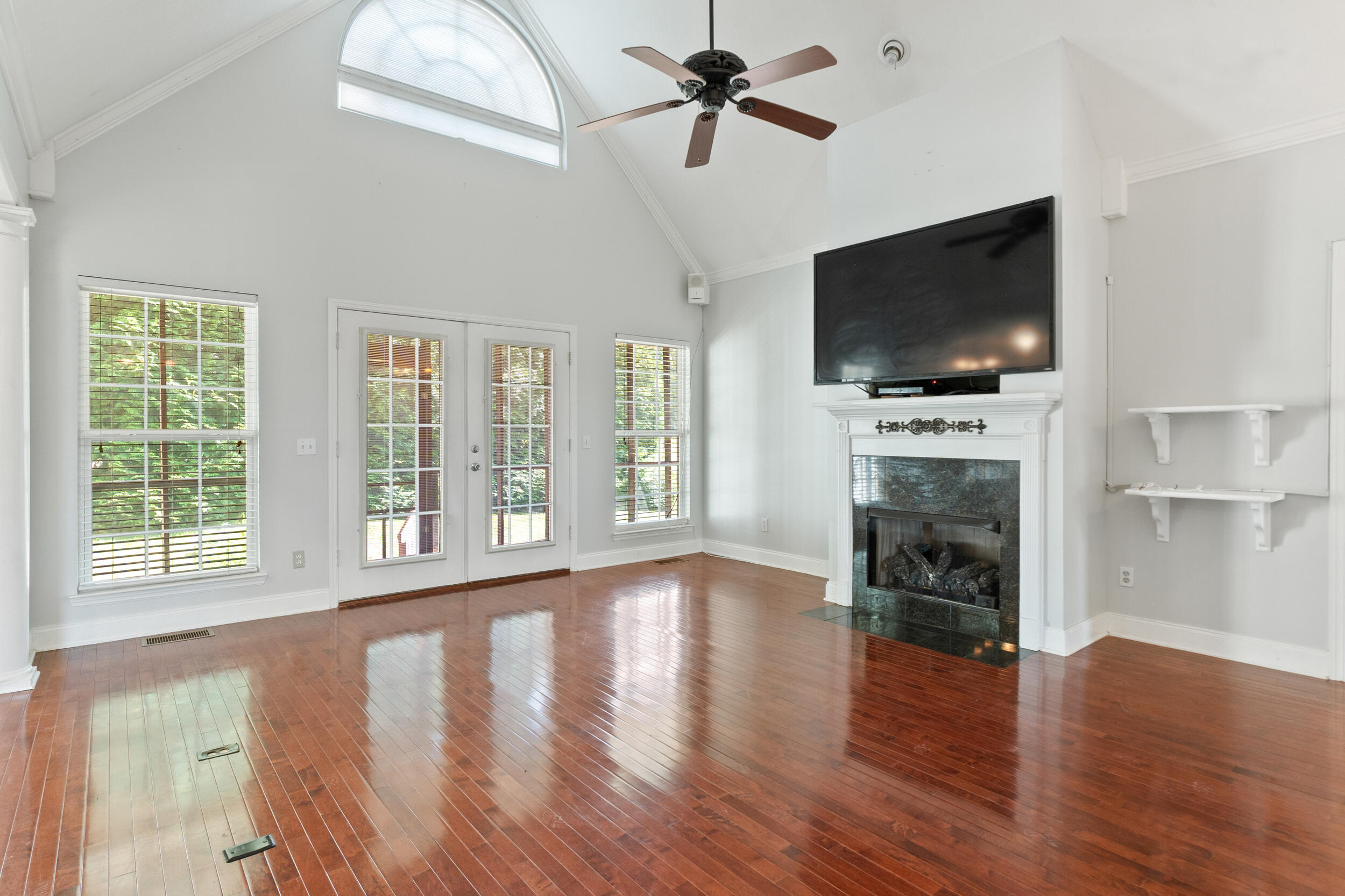 1502 Brock Circle