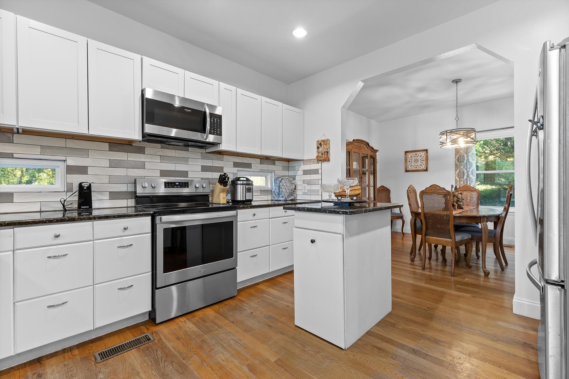 Dunlap, Tennessee 37327, United States, 3 Bedrooms Bedrooms, ,2 BathroomsBathrooms,Residential,Active,229428