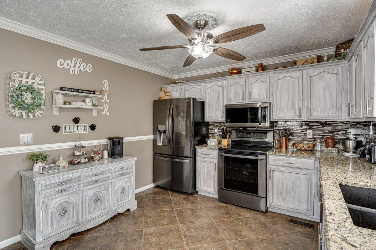 1359 Dustin Drive, Dalton, Georgia image 17