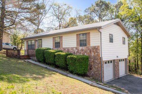 Photo of 923 Crest Drive, Chickamauga, GA 30707 (MLS # 1531735)