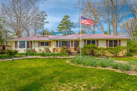 Photo of 607 Carolina Avenue, Signal Mountain, TN 37377 (MLS # 1531230)