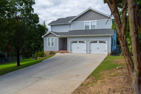 Photo of 82 Edgewater Drive, Ringgold, GA 30736 (MLS # 1540325)
