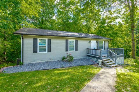 Photo of 2410 Glengerrie Drive, Soddy Daisy, TN 37379 (MLS # 1534370)
