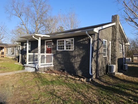 Photo of 1317 S Cedar Avenue, South Pittsburg, TN 37380 (MLS # 1527671)