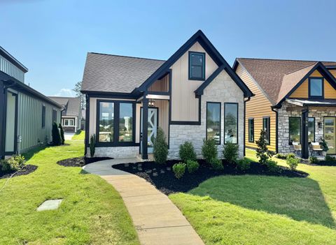 Photo of 372 Idle Place Circle, Rossville, GA 30741 (MLS # 1516332)