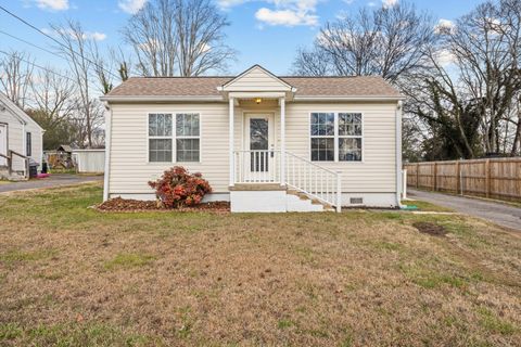 Photo of 4221 Ealy Road, Chattanooga, TN 37412 (MLS # 1526869)