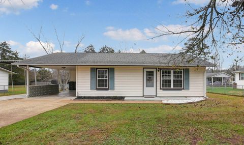 Photo of 217 Shelby Street, Fort Oglethorpe, GA 30742 (MLS # 1524893)