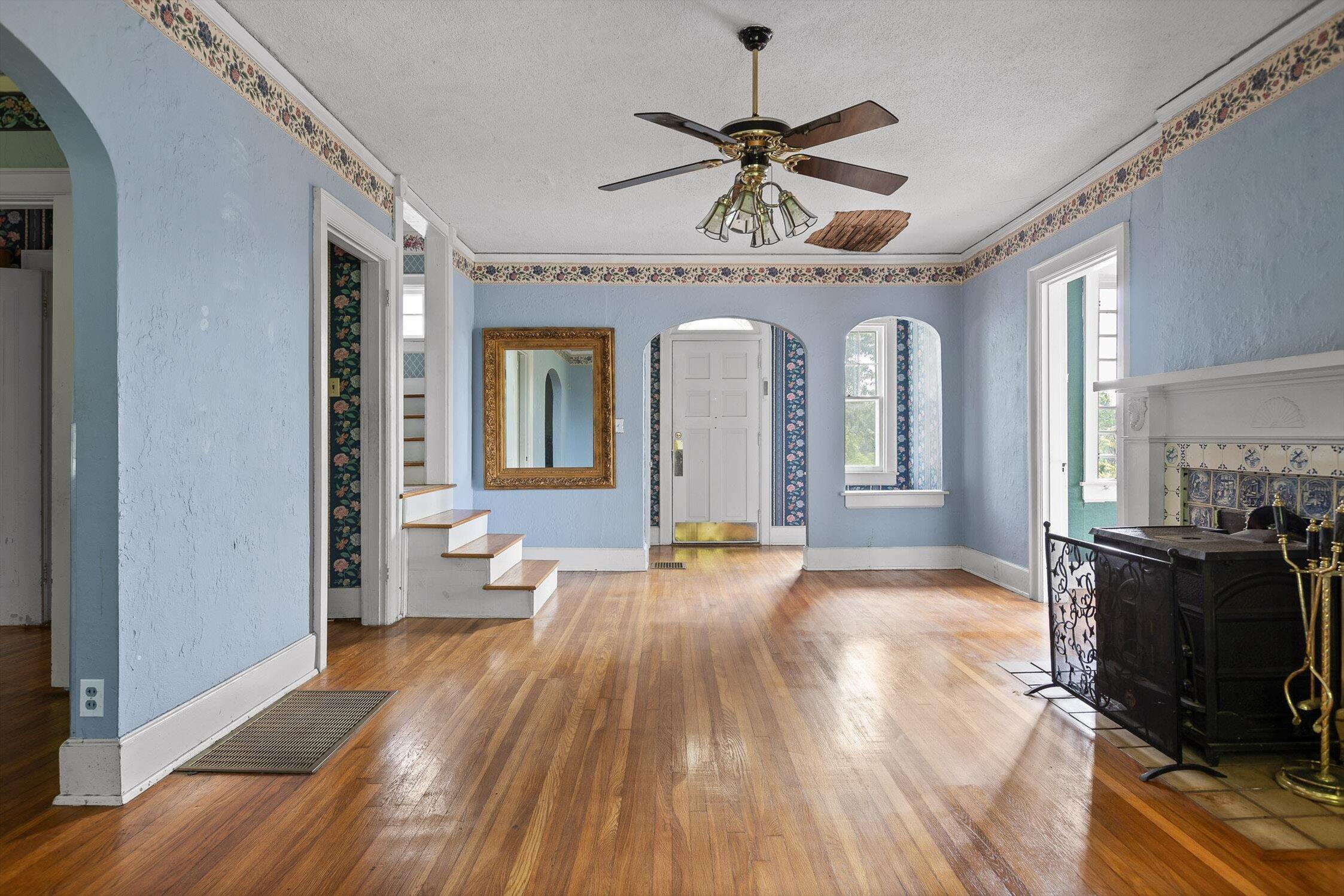 Chattanooga, Tennessee 37411, United States, 4 Bedrooms Bedrooms, ,3 BathroomsBathrooms,Residential,Active,124075