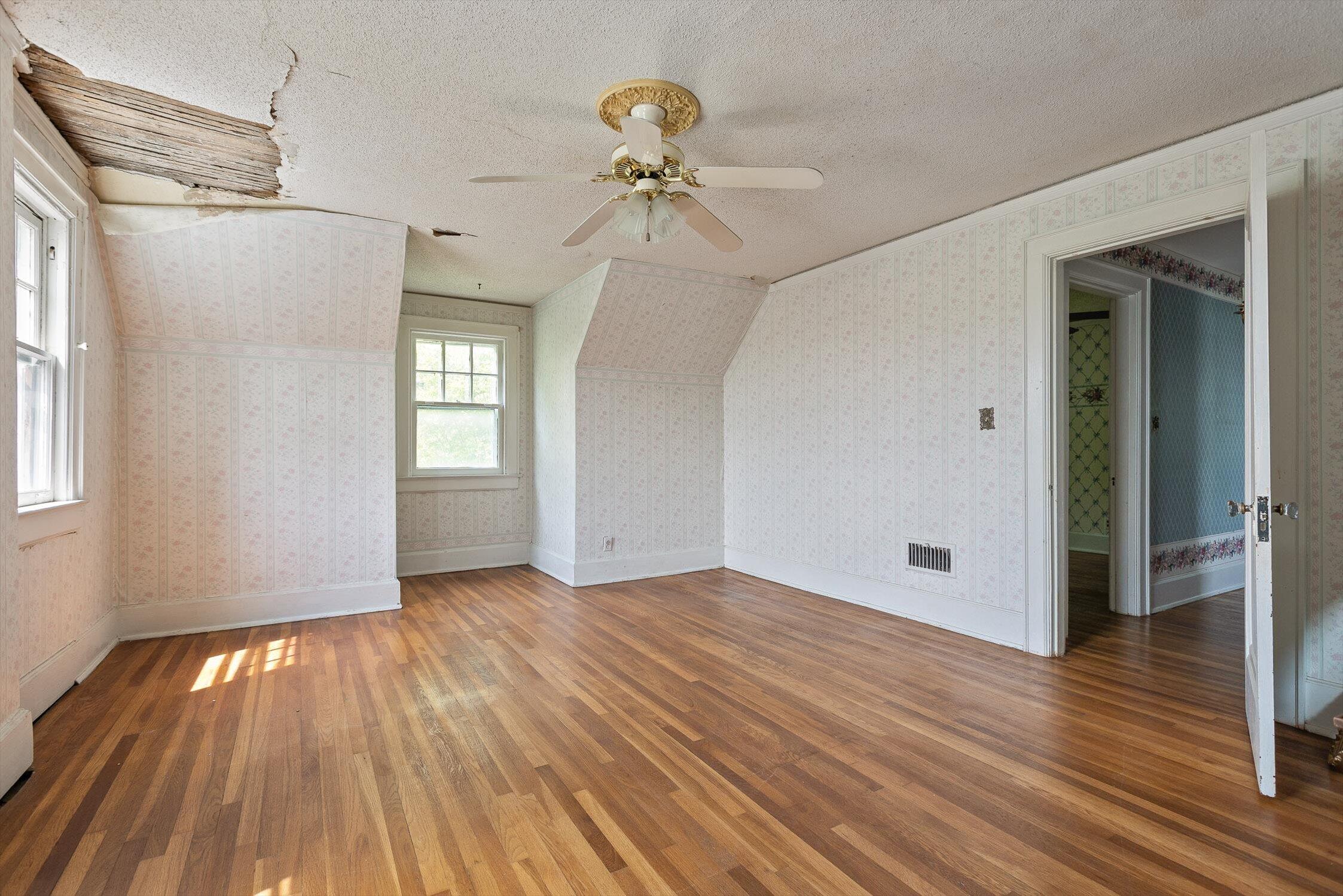 Chattanooga, Tennessee 37411, United States, 4 Bedrooms Bedrooms, ,3 BathroomsBathrooms,Residential,Active,124075